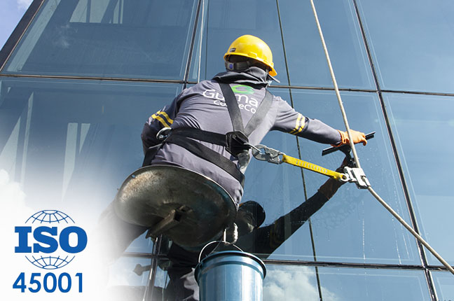 O que é a ISO 45001:2018 e o benefício de contar com uma empresa terceirizada a certificação.